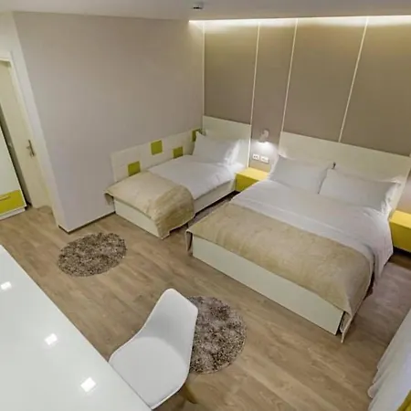 Hotel Bujtina Tomas & Restaurant 3*
