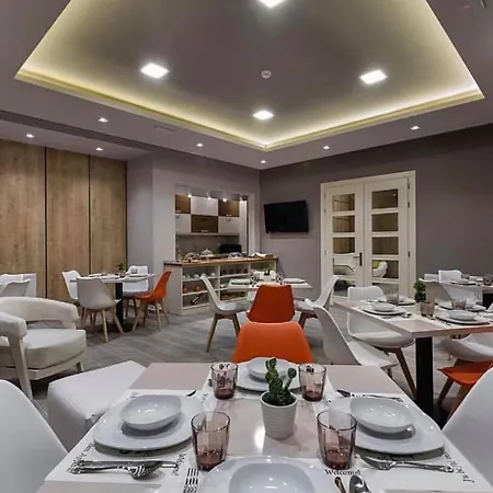 Bujtina Tomas & Restaurant Hotel